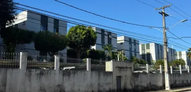 Apartamento com 3 Quartos para alugar, 90m² no Candelária, Natal