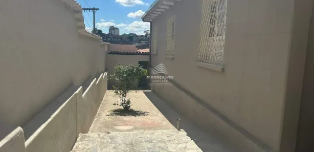Casa com 4 Quartos para alugar, 150m² no Santa Efigênia, Belo Horizonte