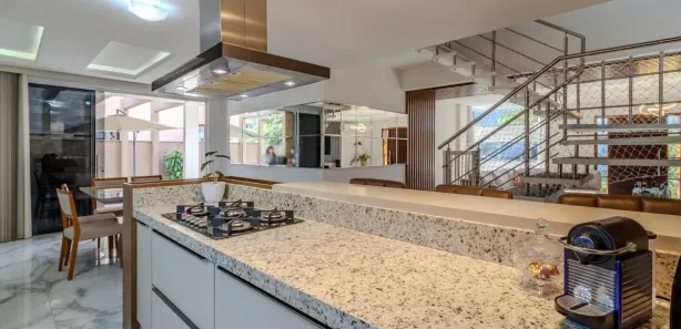 Sobrado com 4 Quartos à venda, 270m² no Balneário Praia do Pernambuco, Guarujá