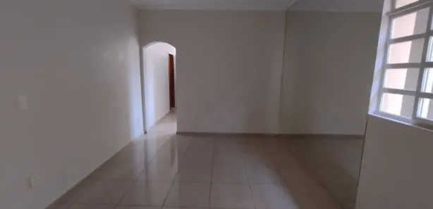 Casa com 3 Quartos para alugar, 200m² no Santa Efigênia, Belo Horizonte