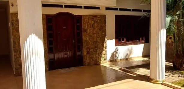 Sobrado com 4 Quartos para alugar, 230m² no Setor Central, Brasília