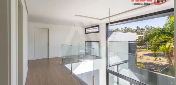 Sobrado com 4 Quartos à venda, 320m² no Distrito Industrial, Cachoeirinha
