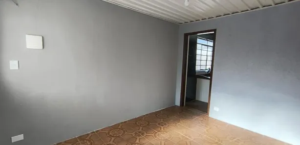 Casa com 2 Quartos para alugar, 80m² no Vila Martins, Carapicuíba