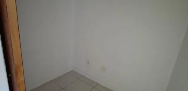 Sala Comercial para alugar, 32m² no Quarteirão Brasileiro, Petrópolis