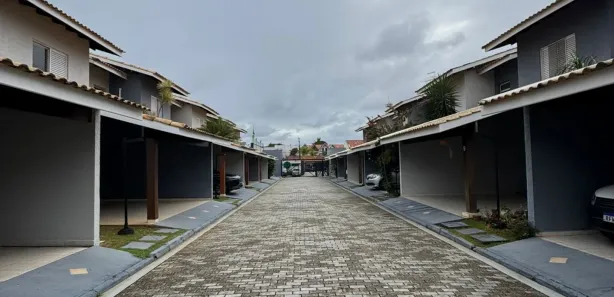 Casa de Condomínio com 3 Quartos para alugar, 130m² no Vila Oliveira, Mogi das Cruzes