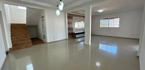 Sobrado com 4 Quartos para alugar, 397m² no Setor Habitacional Vicente Pires, Brasília