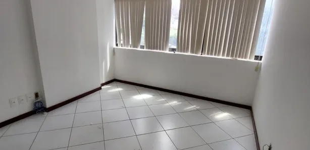 Sala Comercial à venda, 32m² no Brotas, Salvador
