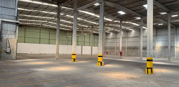 Galpão/Depósito/Armazém para alugar, 1500m² no Recreio Ipitanga, Lauro de Freitas