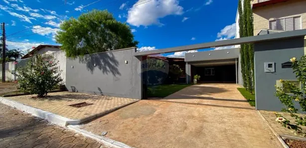 Casa de Condomínio com 3 Quartos à venda, 170m² no Região dos Lagos, Brasília