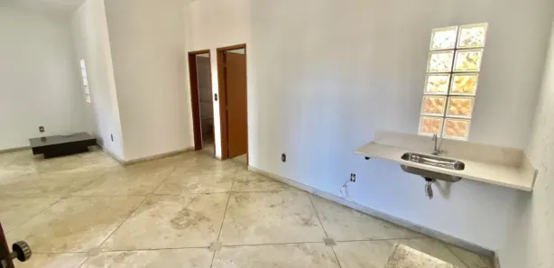 Casa com 2 Quartos para alugar, 70m² no Santa Tereza, Belo Horizonte