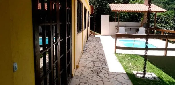 Casa com 2 Quartos para alugar, 200m² no Pedro do Rio, Petrópolis