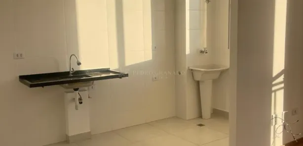 Apartamento com 2 Quartos para alugar, 55m² no Jardim Santa Rosa, Maringá