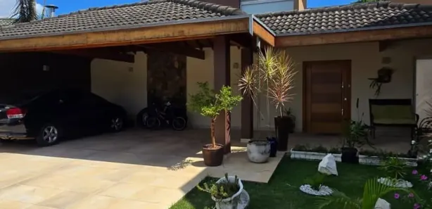 Casa de Condomínio com 3 Quartos para venda ou aluguel, 215m² no Parque São Luís, Taubaté