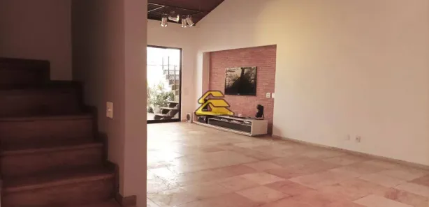 Casa com 4 Quartos para alugar, 276m² no Laranjeiras, Rio de Janeiro
