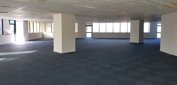 Sala Comercial para alugar, 490m² no Asa Norte, Brasília