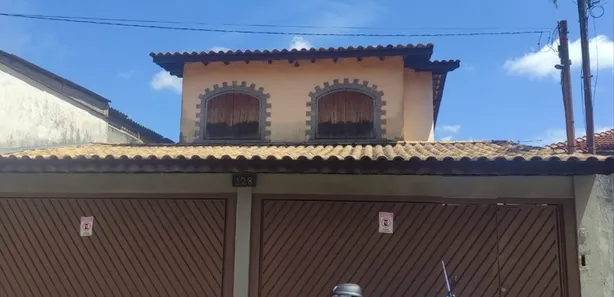 Sobrado com 3 Quartos à venda, 300m² no Vila Freitas, Carapicuíba