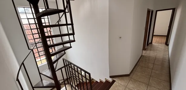 Casa com 3 Quartos para alugar, 150m² no Santa Lúcia, Betim