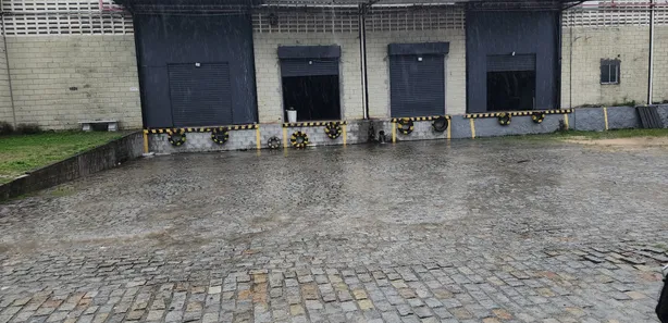 Galpão/Depósito/Armazém para alugar, 4000m² no Buraquinho, Lauro de Freitas