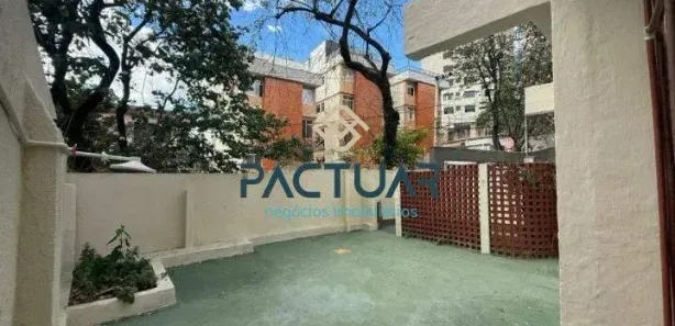 Casa com 2 Quartos para alugar, 90m² no Santo Antônio, Belo Horizonte