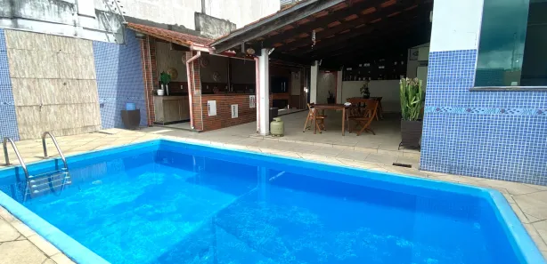 Casa com 4 Quartos à venda, 246m² no Adrianópolis, Manaus