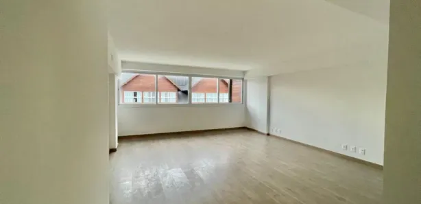 Sala Comercial à venda, 43m² no Centro, Gramado