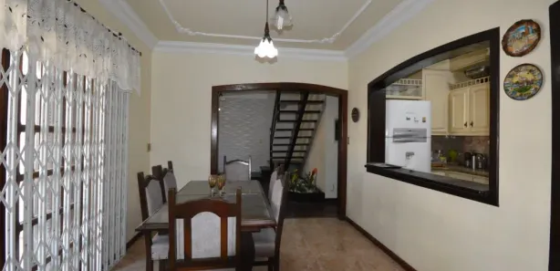 Casa com 3 Quartos para alugar, 300m² no Igara, Canoas