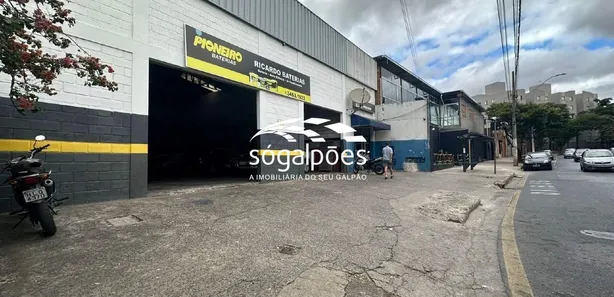 Galpão/Depósito/Armazém para alugar, 270m² no Santa Efigênia, Belo Horizonte