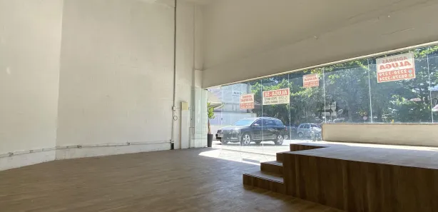 Ponto Comercial para alugar, 108m² no Recreio dos Bandeirantes, Rio de Janeiro