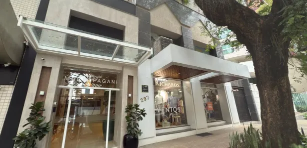 Apartamento com 3 Quartos para alugar, 123m² no Zona 01, Maringá