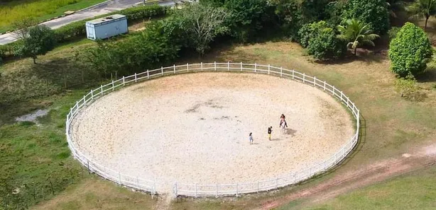 Lote/Terreno à venda, 890m² no Centro, Simões Filho