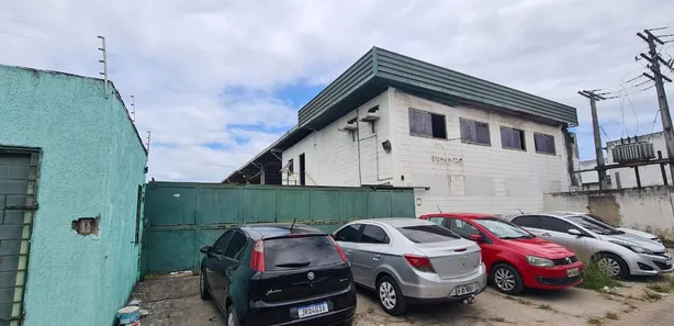 Galpão/Depósito/Armazém com 1 Quarto para alugar, 3200m² no Pólo de Apoio, Camaçari