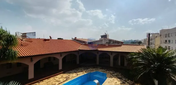 Casa com 4 Quartos para alugar, 441m² no Caxangá, Suzano