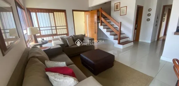 Sobrado com 4 Quartos à venda, 225m² no Parque 35, Guaíba