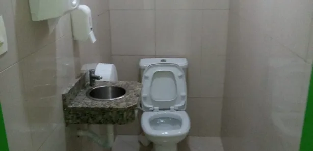 Prédio Comercial com 30 Quartos para venda ou aluguel, 850m² no Pituba, Salvador