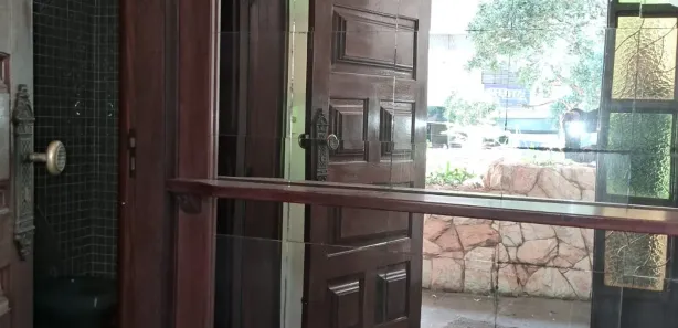 Imóvel Comercial com 8 Quartos para alugar, 300m² no Funcionários, Belo Horizonte
