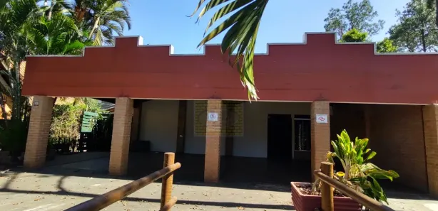 Sala Comercial para alugar, 300m² no Centro, Holambra