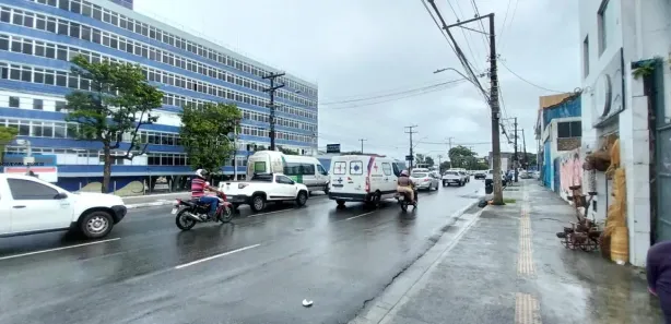 Ponto Comercial para alugar, 1126m² no Água de Meninos, Salvador