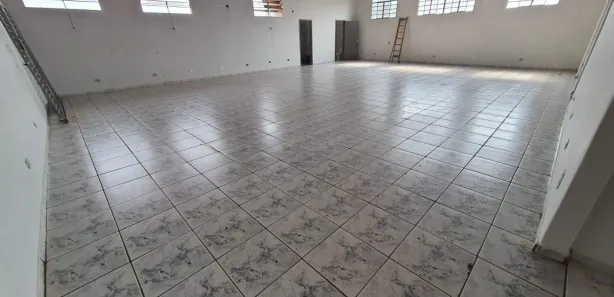 Sala Comercial para alugar, 130m² no Centro, Campo Mourão