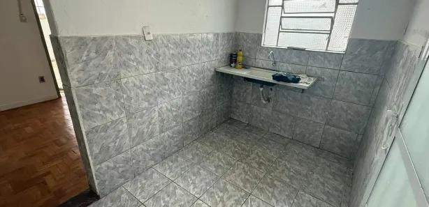 Casa com 2 Quartos para alugar, 80m² no São Marcos, Belo Horizonte
