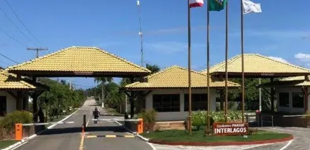 Casa de Condomínio com 5 Quartos para venda ou aluguel, 390m² no Interlagos (Abrantes), Camaçari