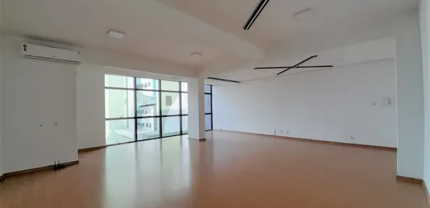 Sala Comercial à venda, 67m² no São Pelegrino, Caxias do Sul