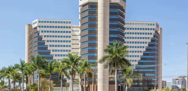 Sala Comercial para alugar, 100m² no Asa Norte, Brasília