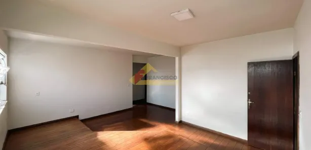 Apartamento com 3 Quartos para alugar, 90m² no São José, Divinópolis