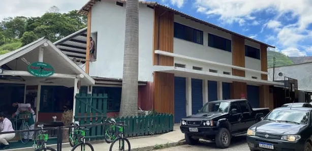 Ponto Comercial para alugar, 80m² no Pedro do Rio, Petrópolis