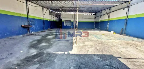 Galpão/Depósito/Armazém com 2 Quartos à venda, 360m² no Taquara, Rio de Janeiro