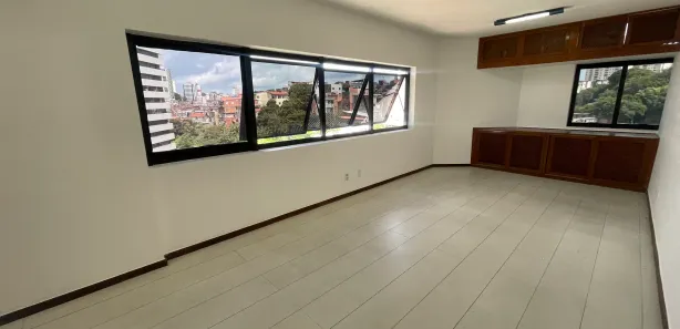 Sala Comercial à venda, 33m² no Brotas, Salvador