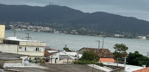 Apartamento com 2 Quartos para alugar, 70m² no Centro, São Pedro da Aldeia