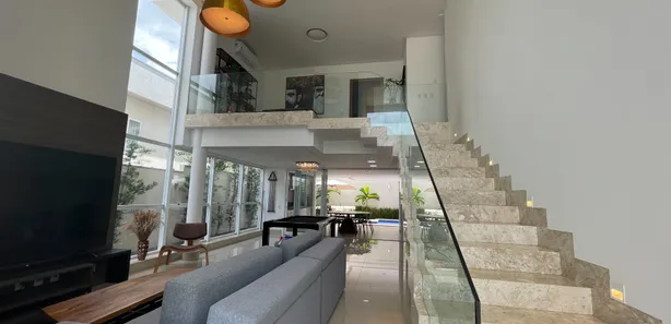 Sobrado com 4 Quartos para alugar, 550m² no Jardins Valência, Goiânia