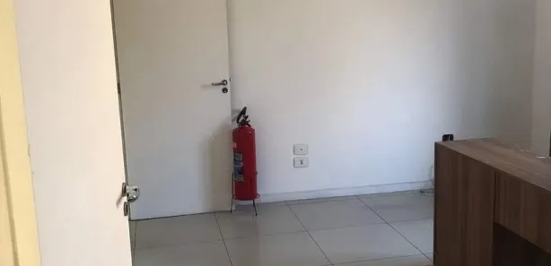 Sala Comercial para alugar, 90m² no Centro, Santos