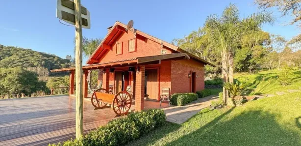 Fazenda/Sítio com 2 Quartos à venda, 160m² no Área Rural de Farroupilha, Farroupilha